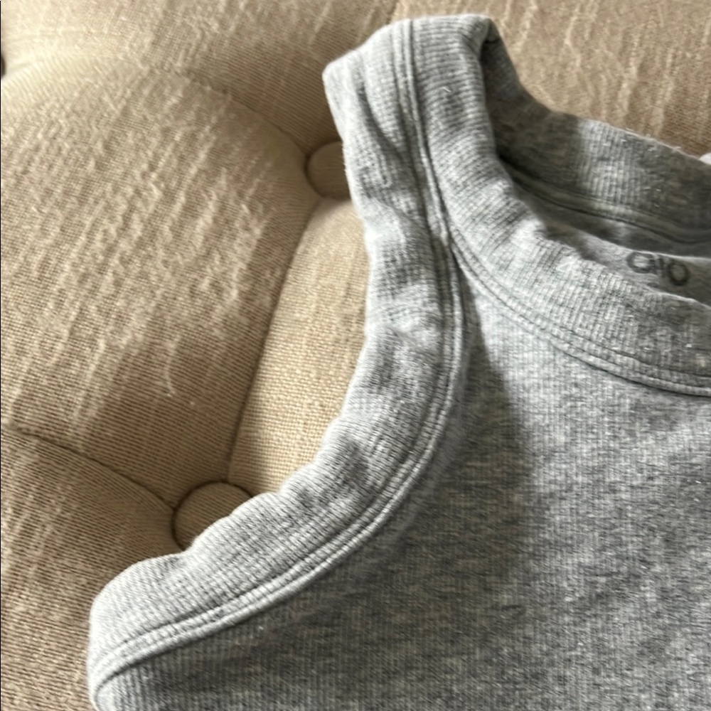 ALO Yoga Gray Ribbed Tank Top - Picture 5 of 7